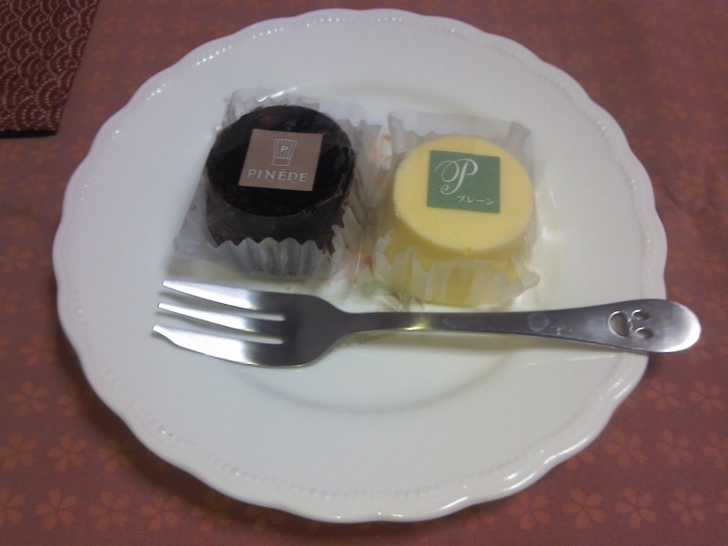 名古屋のケーキ屋 PINEDEのチーズケーキ＆ショコラケーキを食べてみる