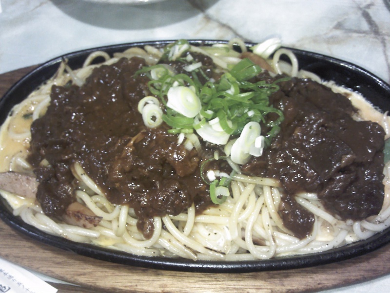 名古屋の喫茶店 亀で”どてスパ”を食べてみる
