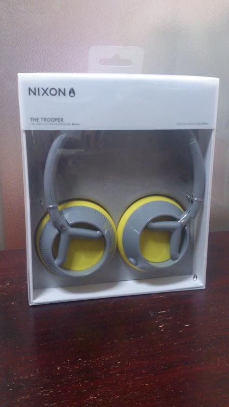シャレたヘッドフォン NIXON TROOPER を買ってみる