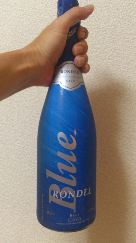 スパークリング ワイン”Rondel Rrut Blue”を飲んでみる