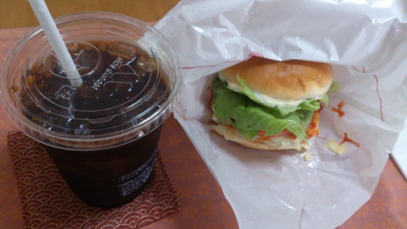 朝モスの”モーニング野菜チーズバーガー”を食べてみる