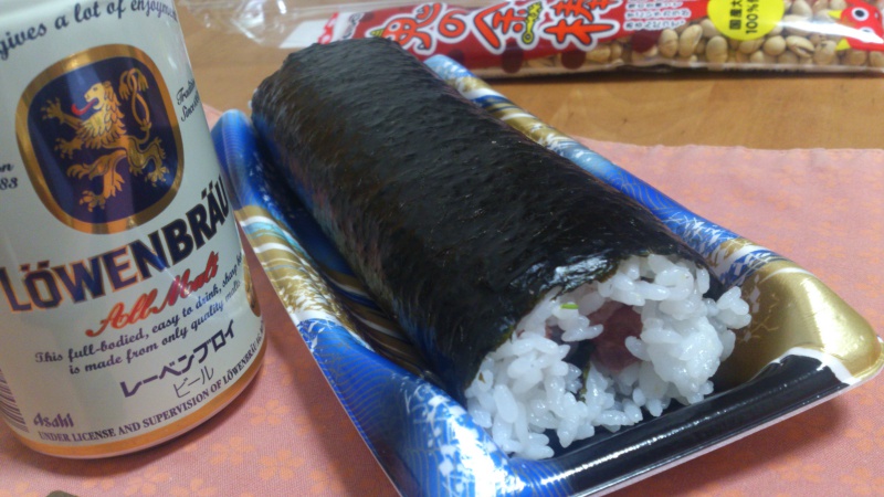 恵方巻きを食べてみる