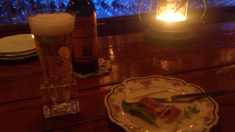 名古屋のバー Bar Crew’s QuartersでGARGERY23 Xaleを飲みながら生ハムを食べてみる