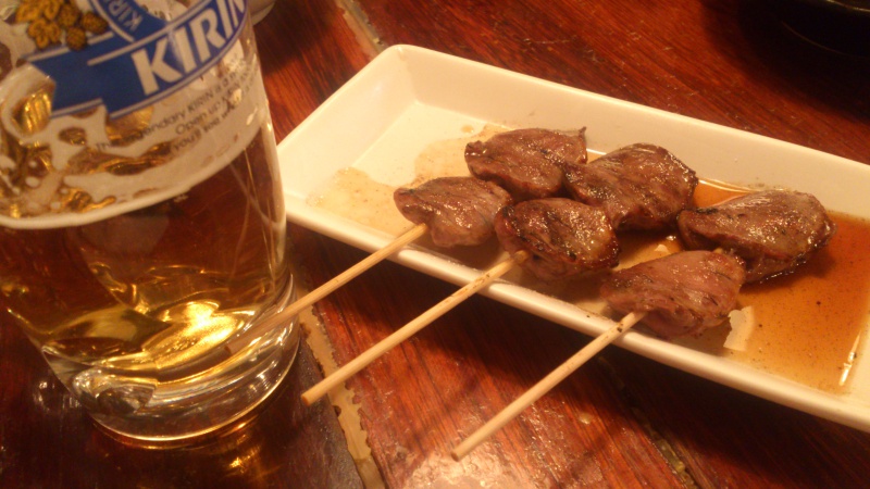 名古屋の居酒屋 鶏厨房でハツで一杯やってみる