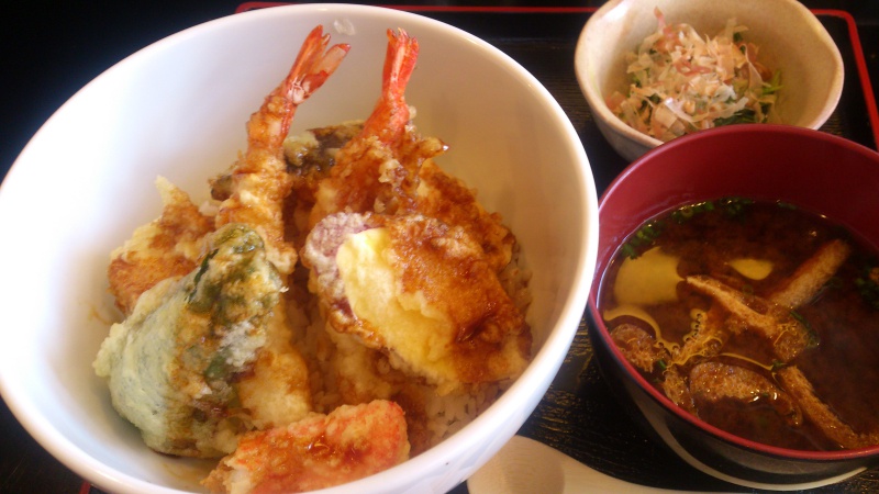 名古屋の天ぷら屋 “天ぷら屋さん”で天丼セットを食べてみる