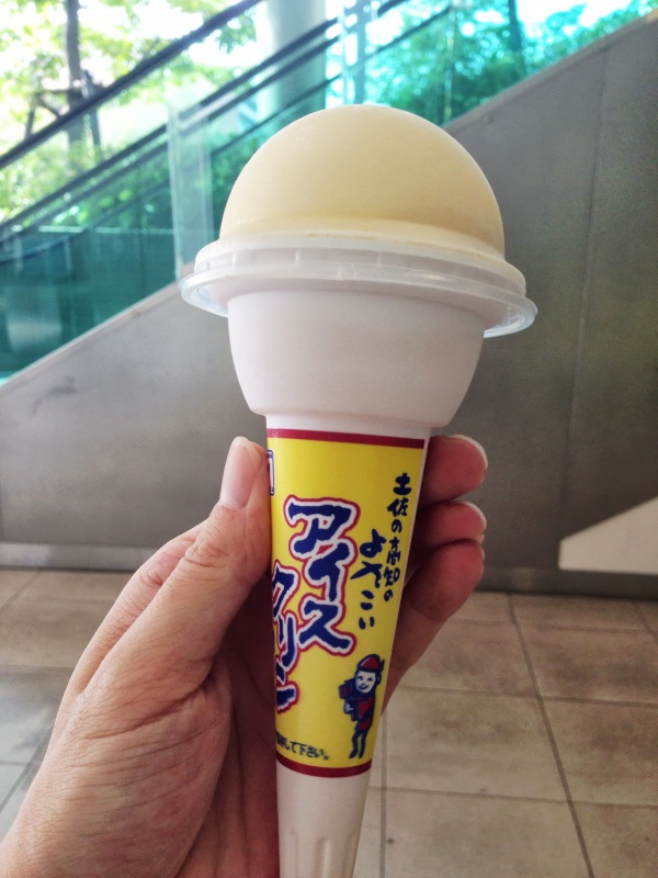 無印良品の土佐の高知のよさこいアイスクリンを食べてみる