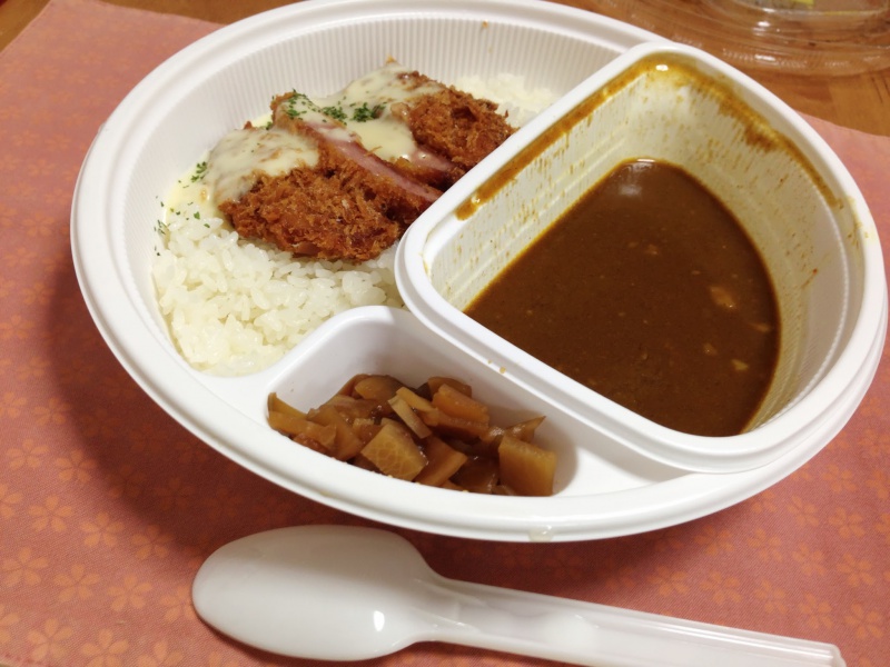 CoCo壱番屋の”とろ～りチーズのミートローフカツカレー”を食べてみる