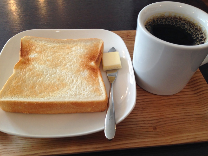 横浜のカフェ ANCHOR GROUNDでコーヒーとトーストを食べてみる