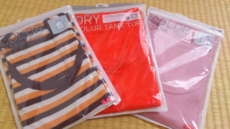 UNIQLOのタンクトップをカラフルに買ってみる