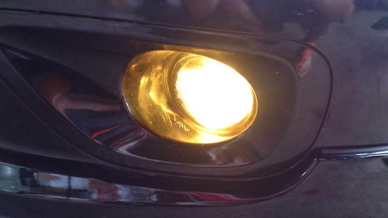 レガシィのフォグランプをPIAA SOLAR YELLOW 2500 HY-103に交換してみる