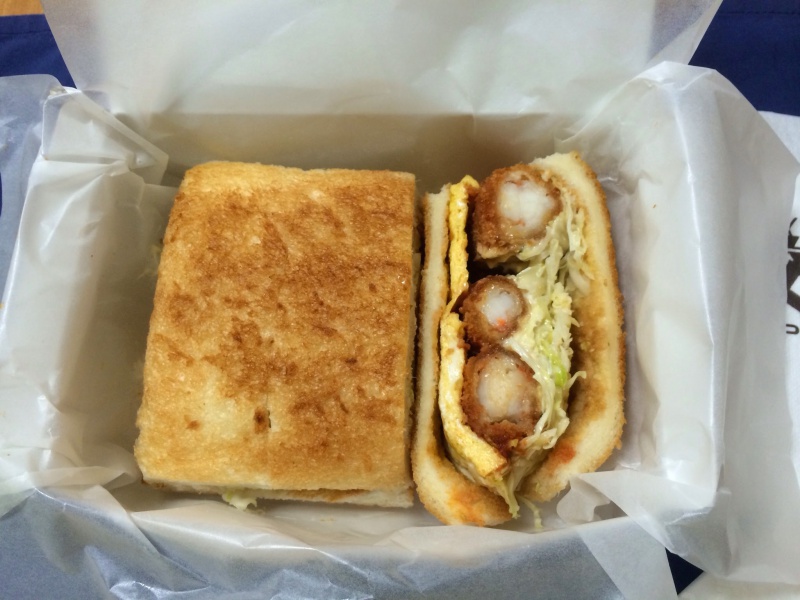 名古屋の喫茶店 コンパルのエビフライサンドを食べてみる