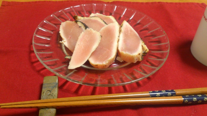 鳥忠の淡路どりのたたき 軽い桜スモークを食べてみる