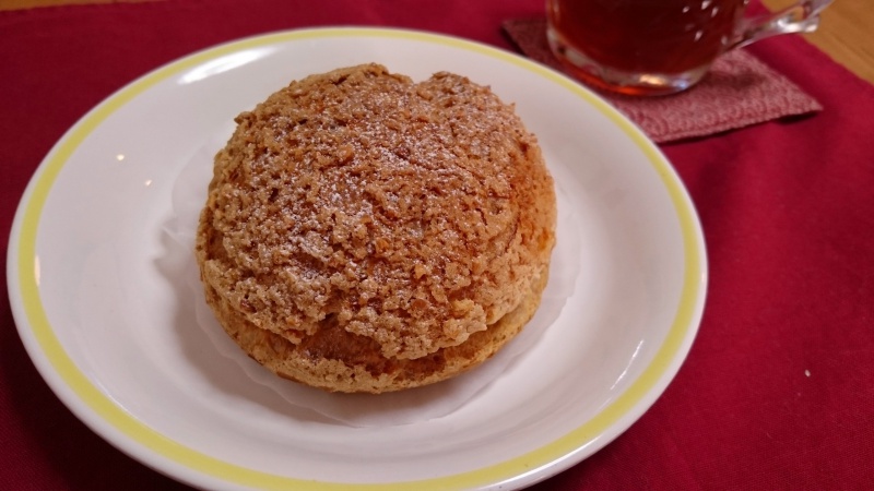 名古屋のケーキ屋 “PINEDE”のシュークリームを食べてみる