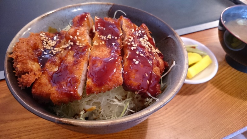 栂池高原スキー場付近にある定食屋 串兵衛でソースカツ丼を食べてみる