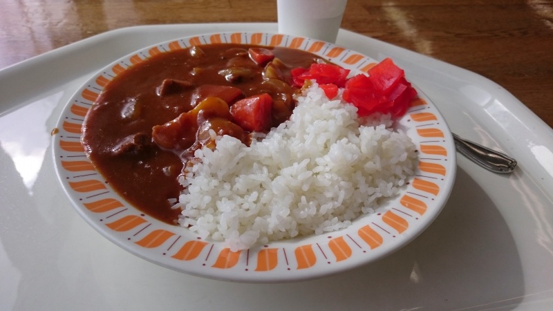 志賀高原のレストラン カフェテリアレストラン鐘の鳴る丘でビーフハヤシを食べてみる
