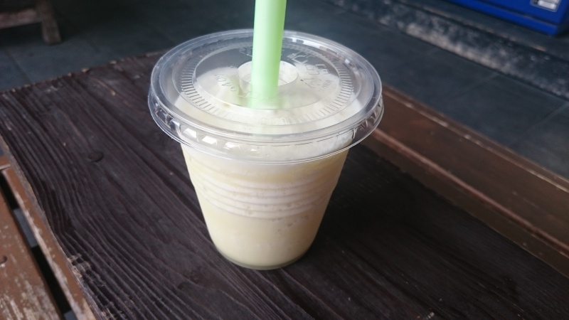 岐阜県のカフェ 郡上いこいcafe とも家の”パインのスムージー”を飲んでみる