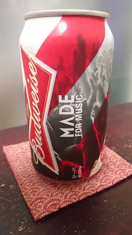 音楽なパッケージのBudweiserを飲んでみる
