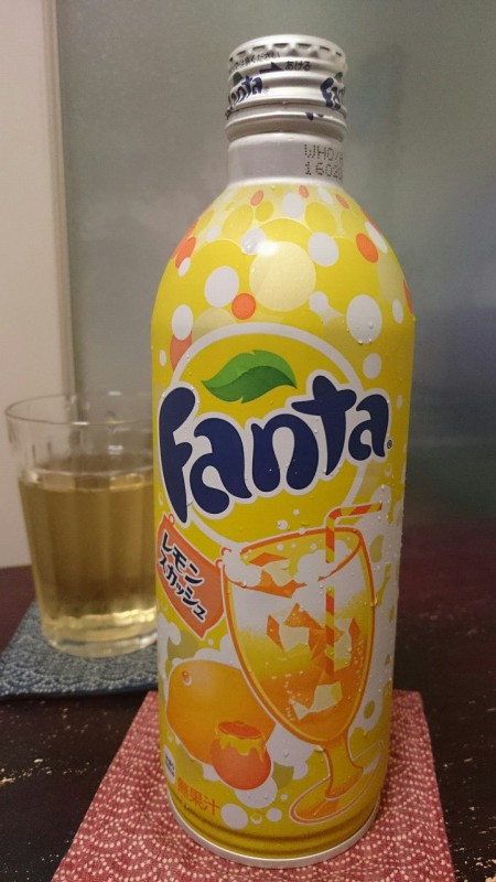 ファンタのレモンスカッシュを飲んでみる