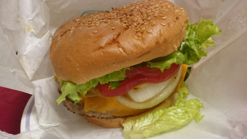 フレッシュネスバーガーのクラシックダブルチーズバーガーを食べてみる