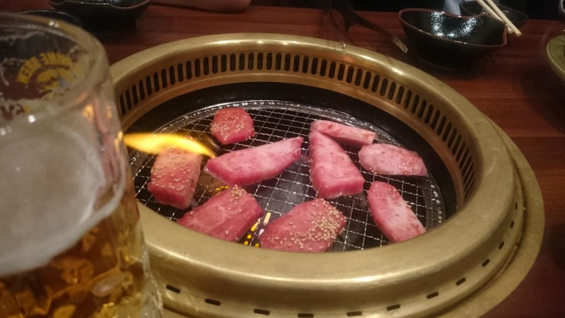名古屋の焼肉屋 炭火焼肉 皇亭で焼肉の食べ放題で一杯やってみる