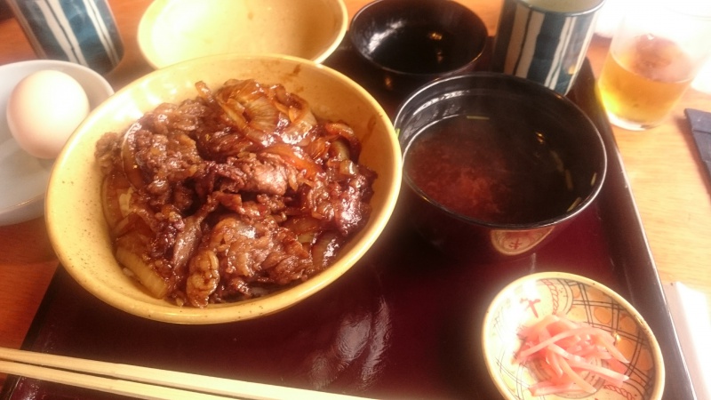 三重県のおかげ横丁にある牛丼屋 豚捨で牛丼を食べてみる