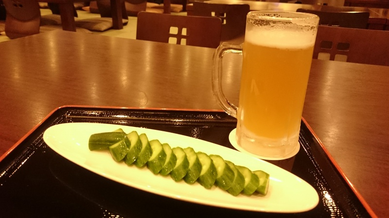 新千歳空港ターミナルビルにある新千歳空港温泉の休憩場で一杯飲んでみる
