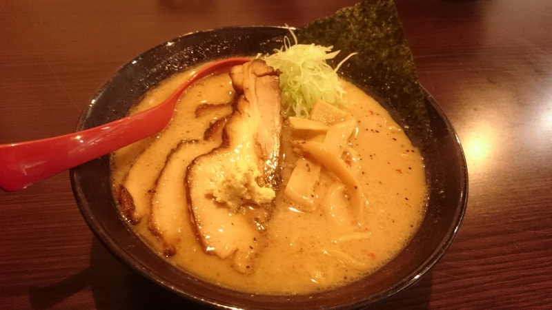 豊田市のラーメン屋 麺屋 八丸の”焙煎味噌豚骨ラーメン”を食べてみる