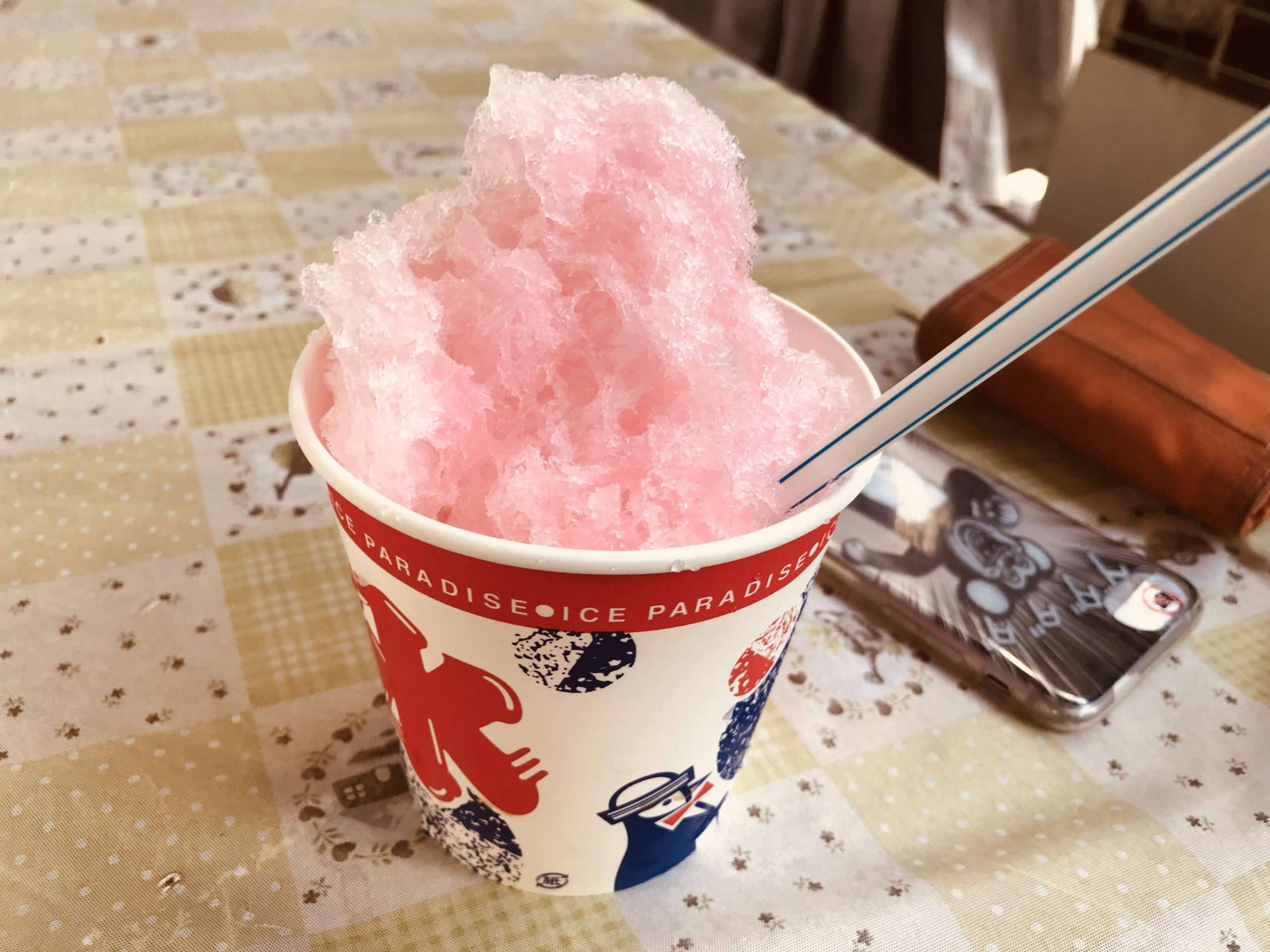 名古屋のかき氷屋 塚本氷問屋でピンクグレープフルーツ味のかき氷を食べてみる