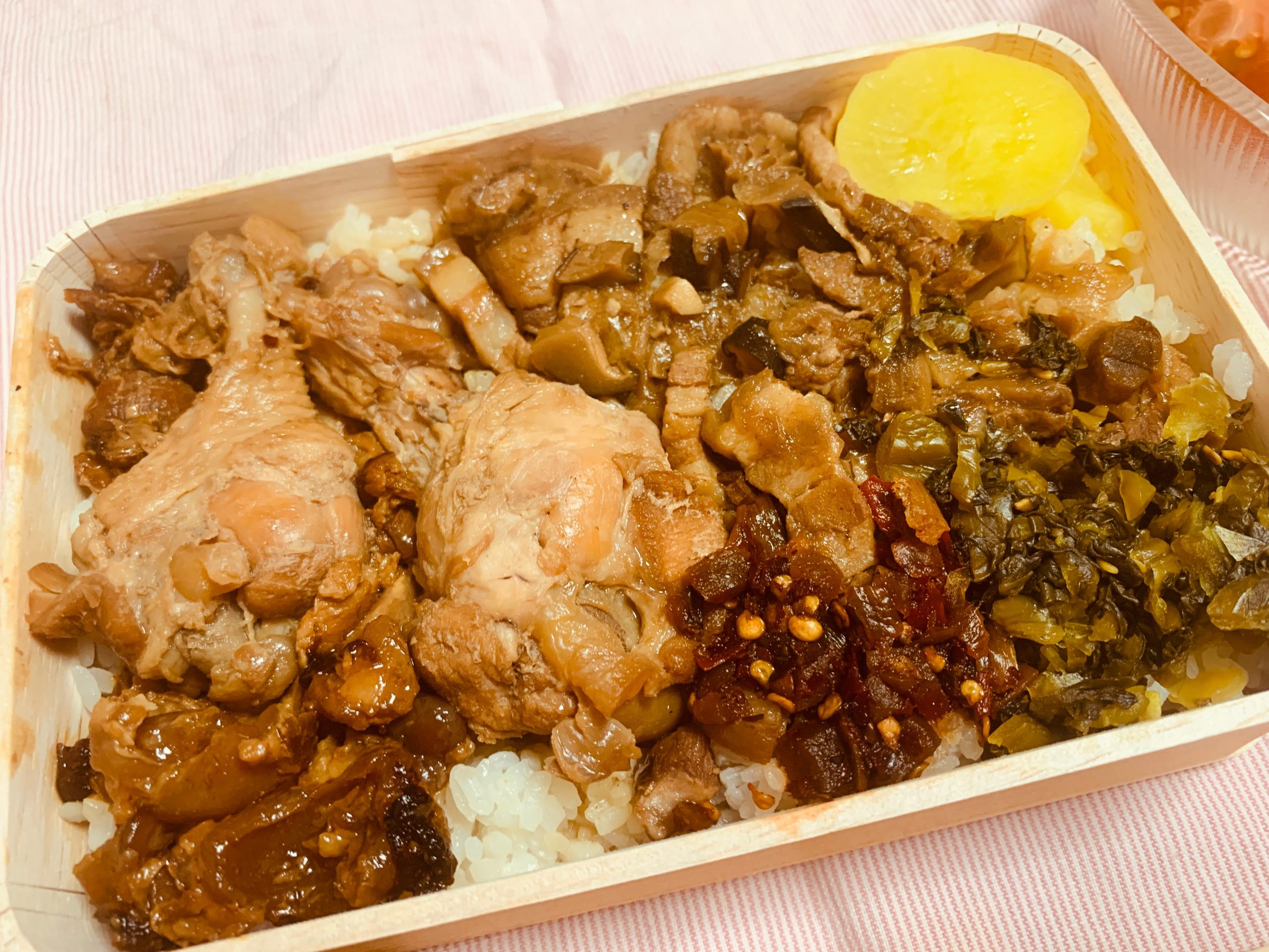 名古屋の台湾カフェ 沐茶の”沐茶弁当”をデリバリーしてもらって食べてみる
