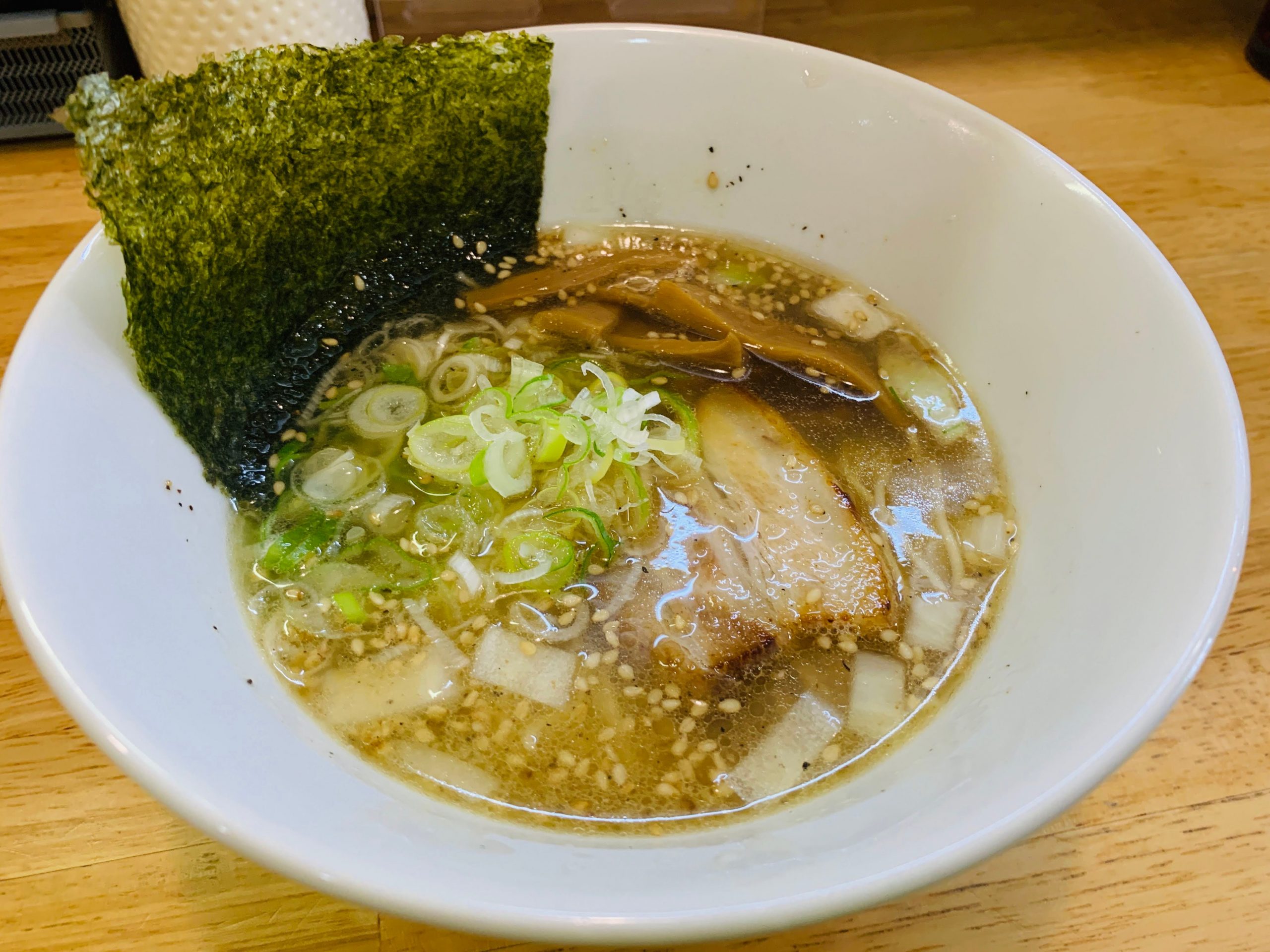 名古屋のラーメン屋 麵屋 四十で”塩ラーメン”を食べてみる