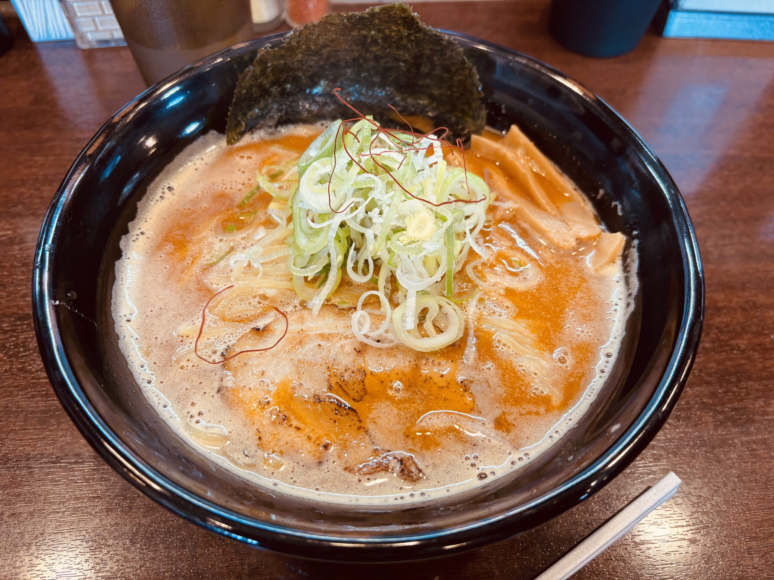 岐阜市のラーメン屋 らぁめんつけ麺 すずまんの”特製辛らーめん”を食べてみる