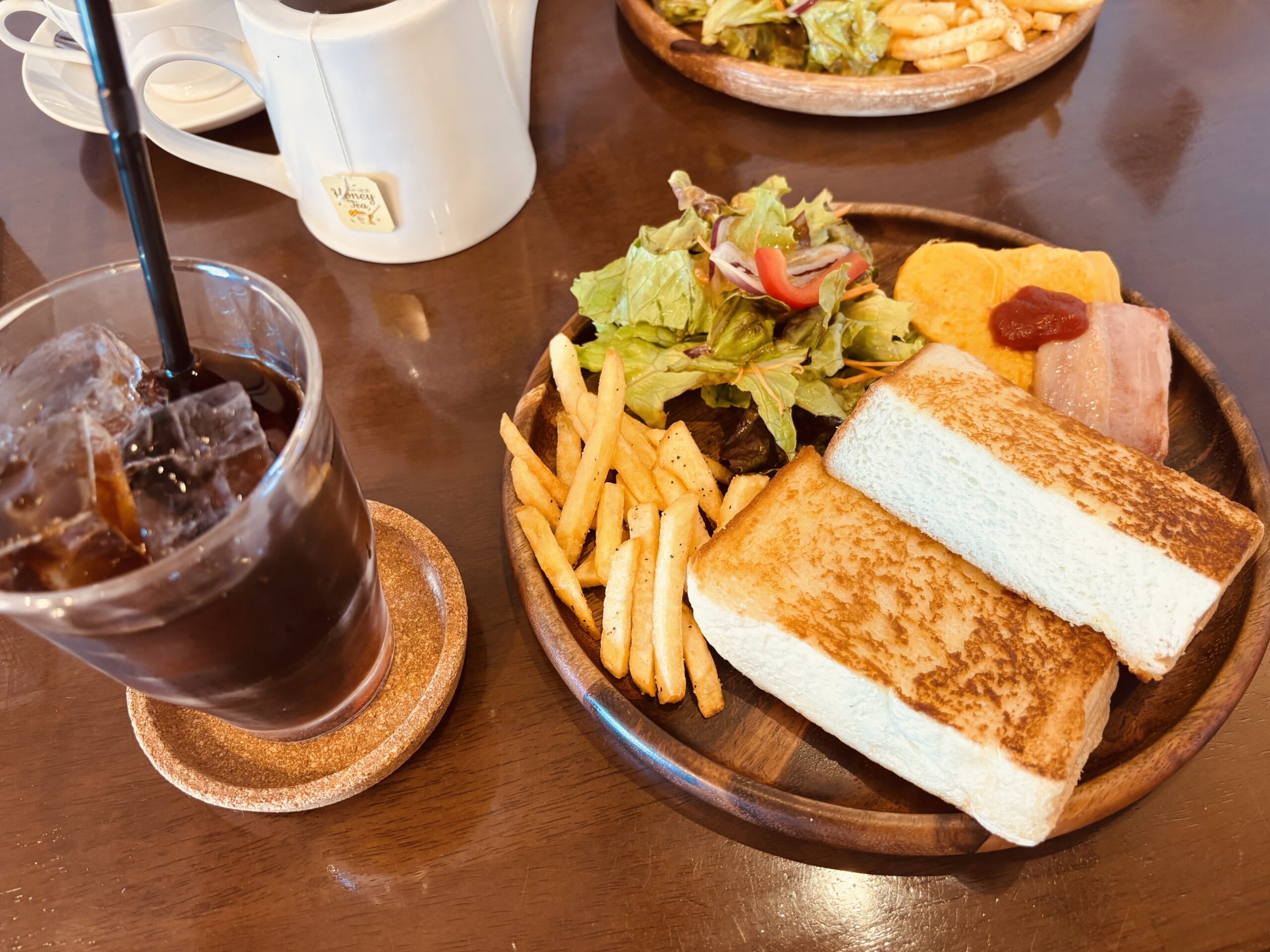 岐阜県瑞穂市のカフェ ハンドスリーでモーニングメニューの厚切りトーストプレートを食べてみる