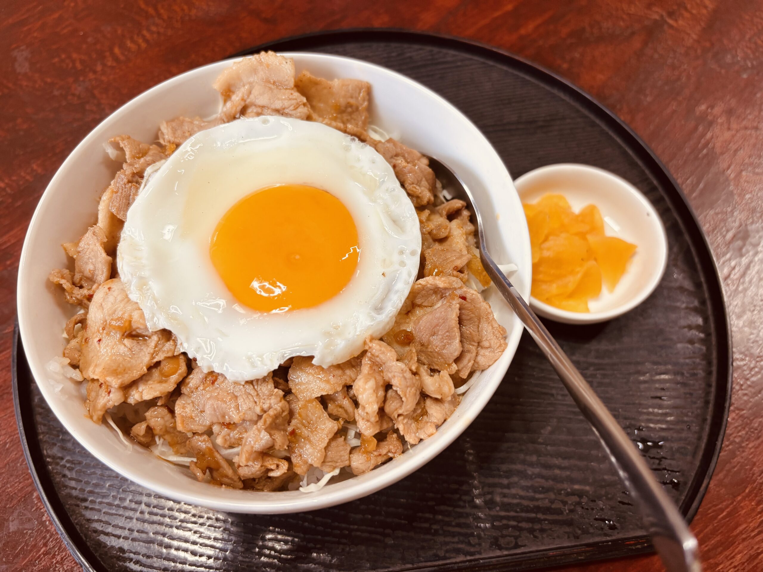 岐阜県本巣市の定食屋 “大衆食堂 まつ”で豚とろ〜トンを食べてみる