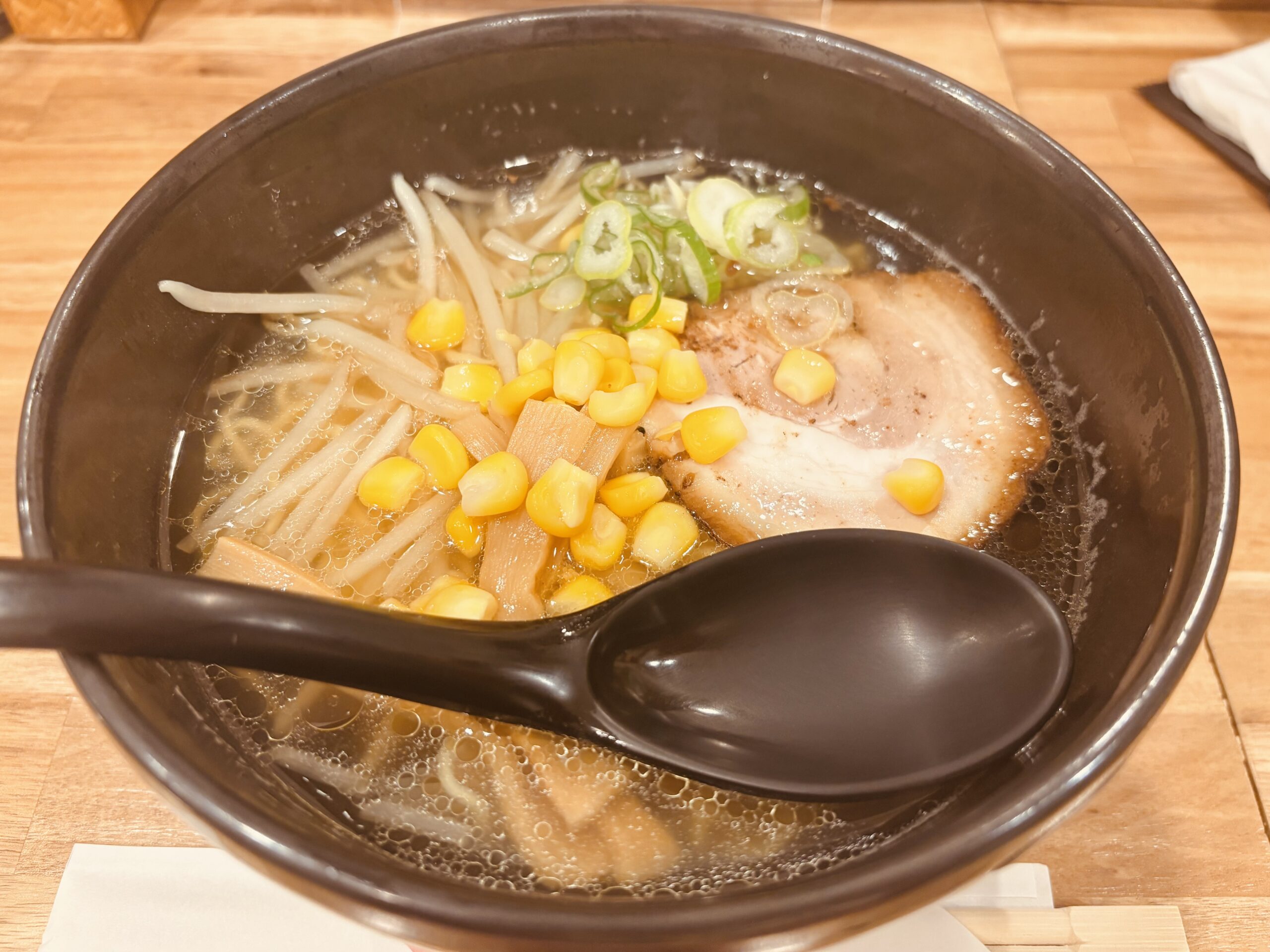 岐阜市のラーメン屋 “ラーメンハウス YOUYOU”で”中華そば 塩”を食べてみる